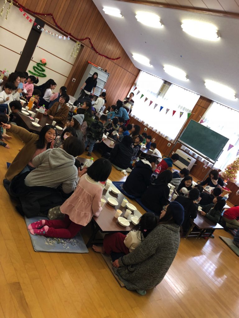 子供会で盛大にクリスマスパーティ！