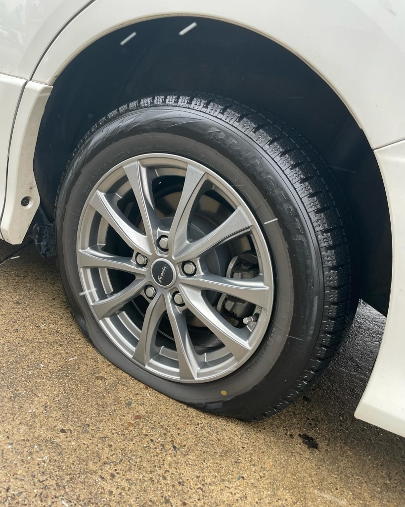 悲劇！タイヤがパンクした・・ BRIDGESTONE BLIZZAK