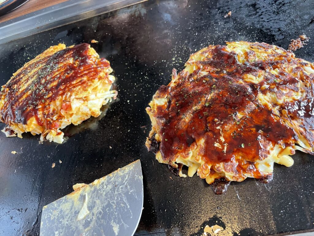 倉庫片付けの後は道頓堀でお好み焼き