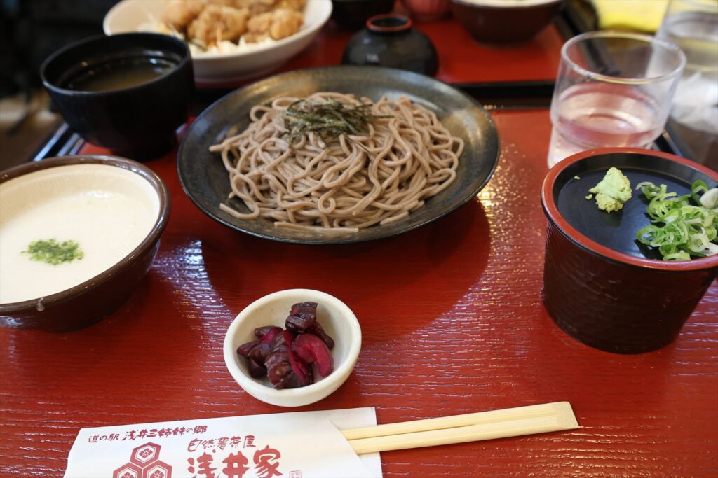 道の駅 浅井三姉妹の郷でランチ