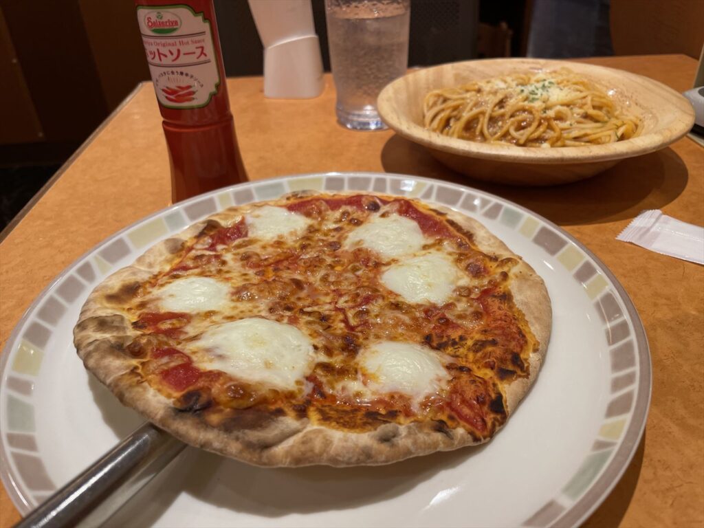 福井駅前のサイゼリアで昼飲み